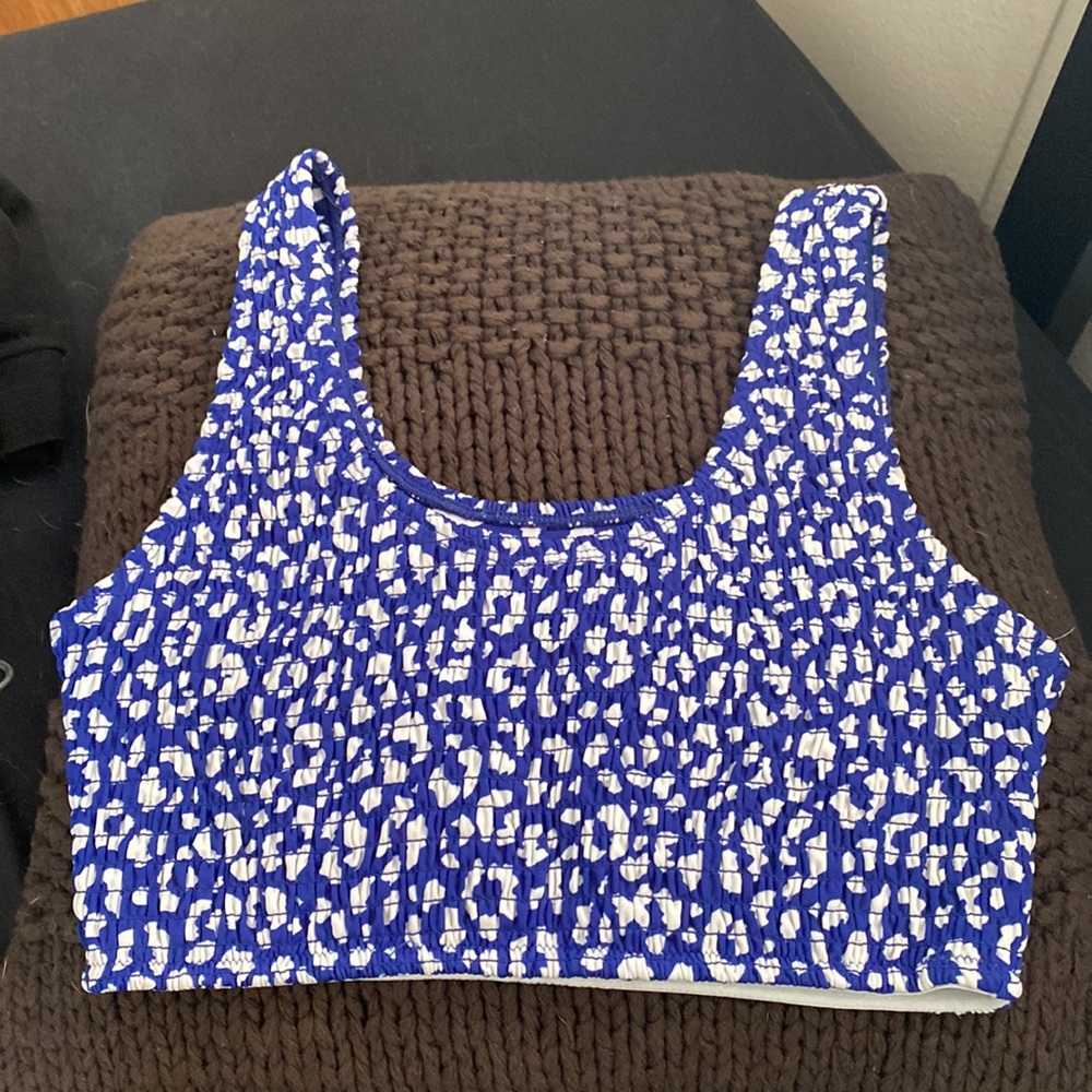 Crop Top - Picture 2 of 7